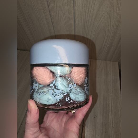 Vintage 80s Shell Shaped Hand Soaps Blue & Pink In A Goose Decorated Jar NWOT - Picture 3 of 4